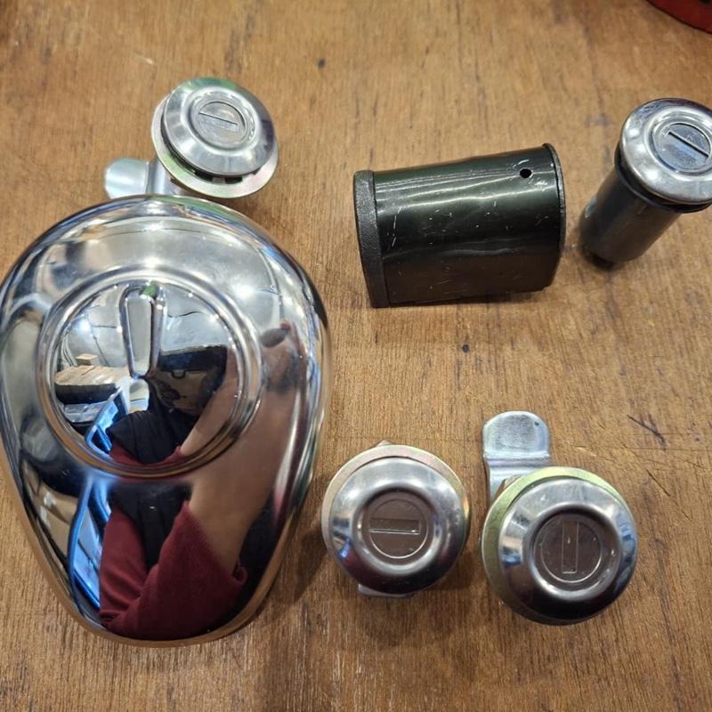 Set Kunci Classic 500 1040621 - Royal Enfield ASLI