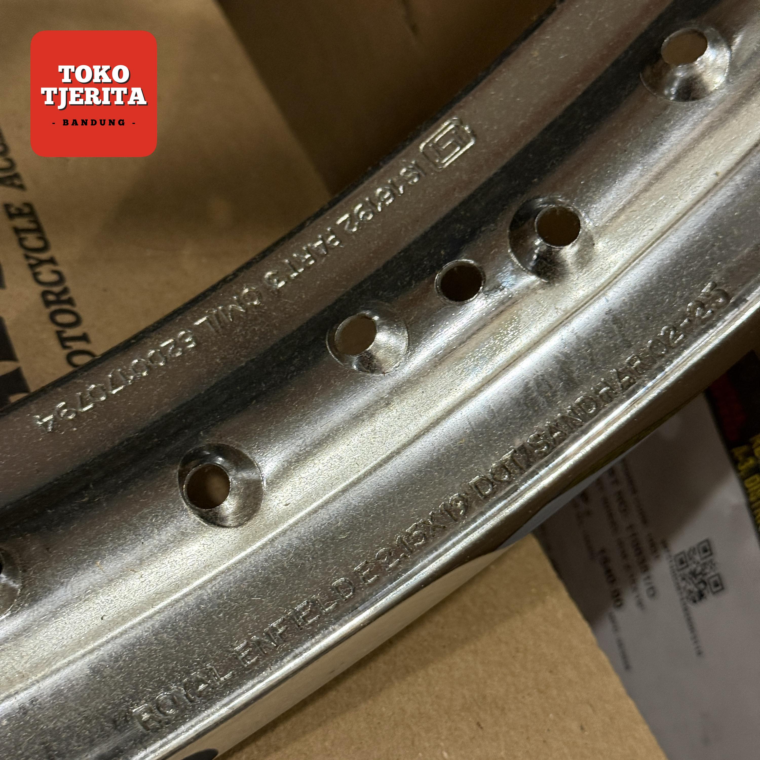 Velg Depan 19" H36 Chrome Classic Reborn 1100351 - Royal Enfield ASLI